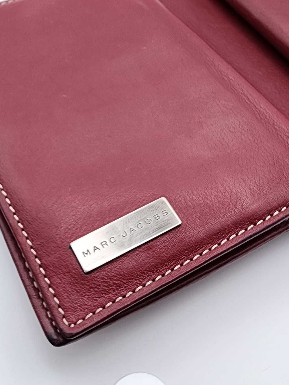 Marc Jacobs Burgundy Leather Turnlock Wallet - Picture 7 of 16